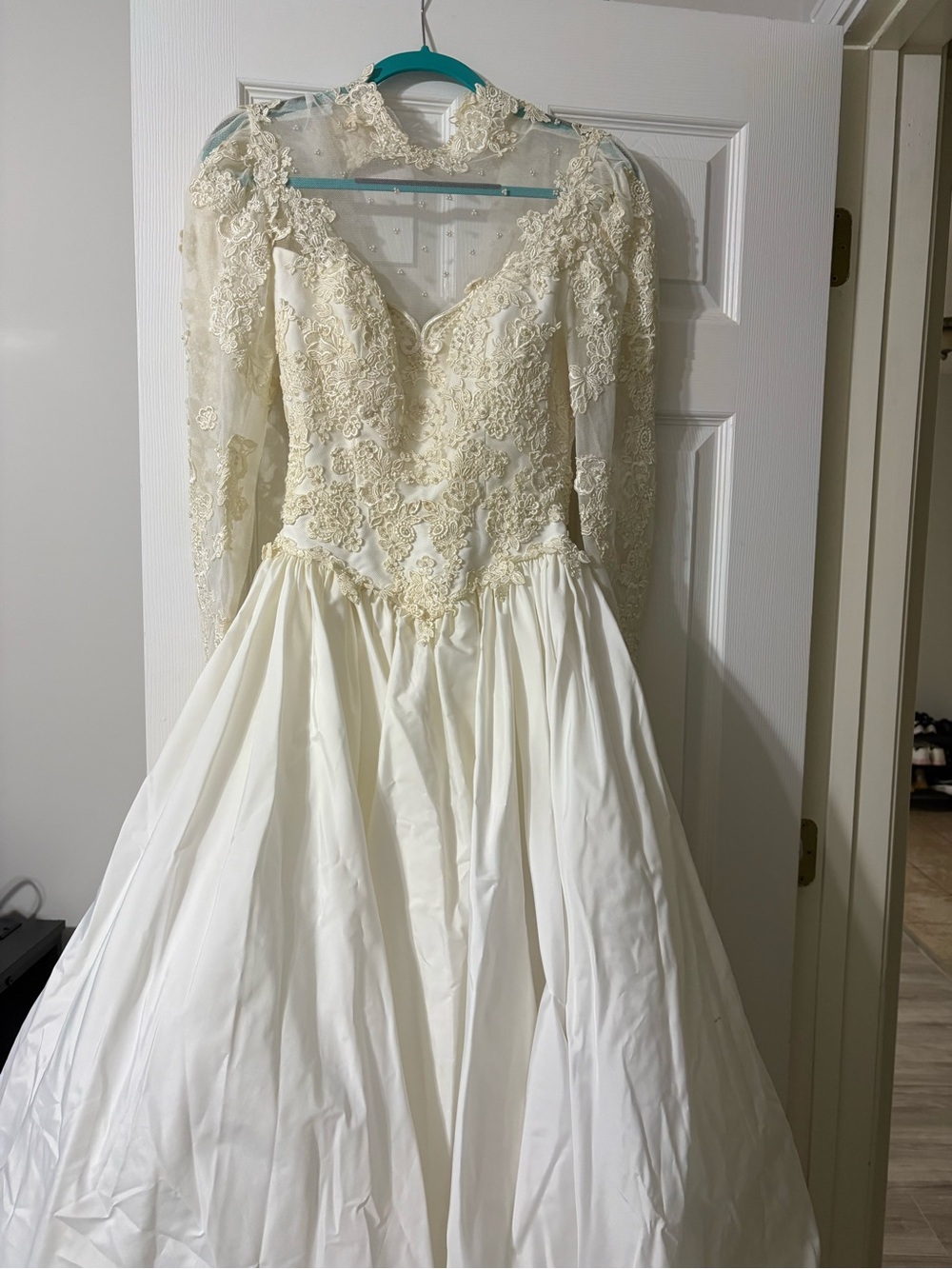 Vintage Handmade Ivory Lace Wedding Gown